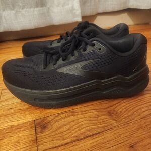 Brooks Women's Ghost Max 2 Running Shoes
